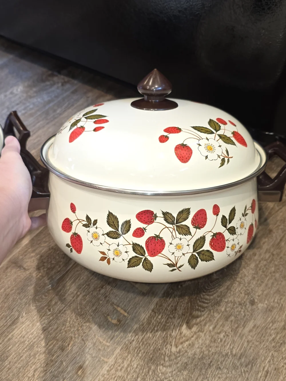 Sheffield Classic Strawberry Enamel Saucepan Set Vintage With Lids